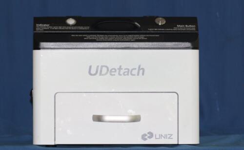 De tach Aligners